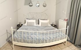 Georgias House 7 Min From Athens Airport